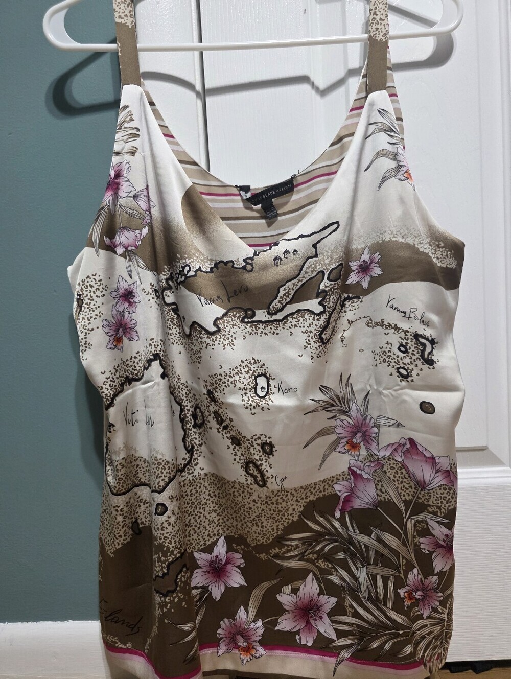 White House Black Market Beige & Pink Floral Map-Print Silk-Feel Cami